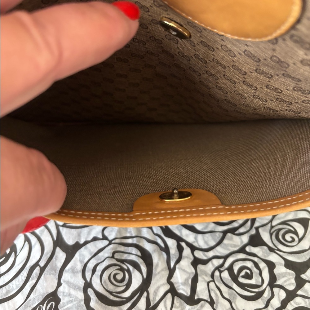 Gucci Beige and Tan Tote with Green and Red Straps - Picture 8 of 12